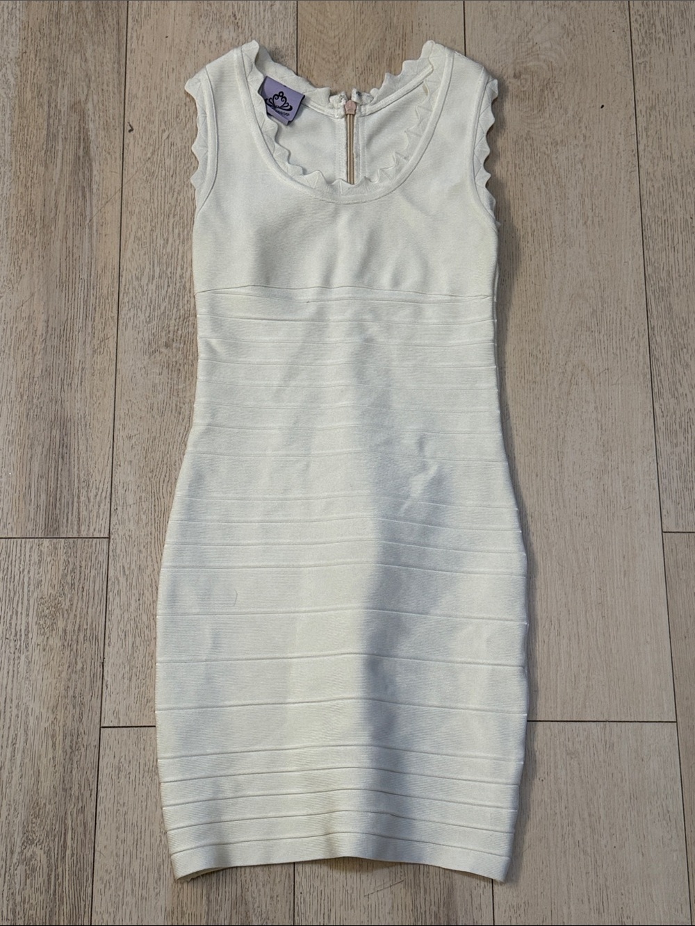 Bqueen Cream Bodycon Dress Scallop Trim Women’s Size Medium